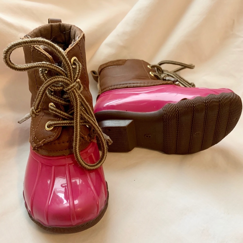 Toddler size 6 Duck shoes.